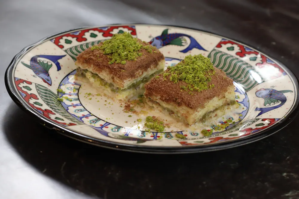 Fıstıklı baklava — Kazan Dede pastanesi